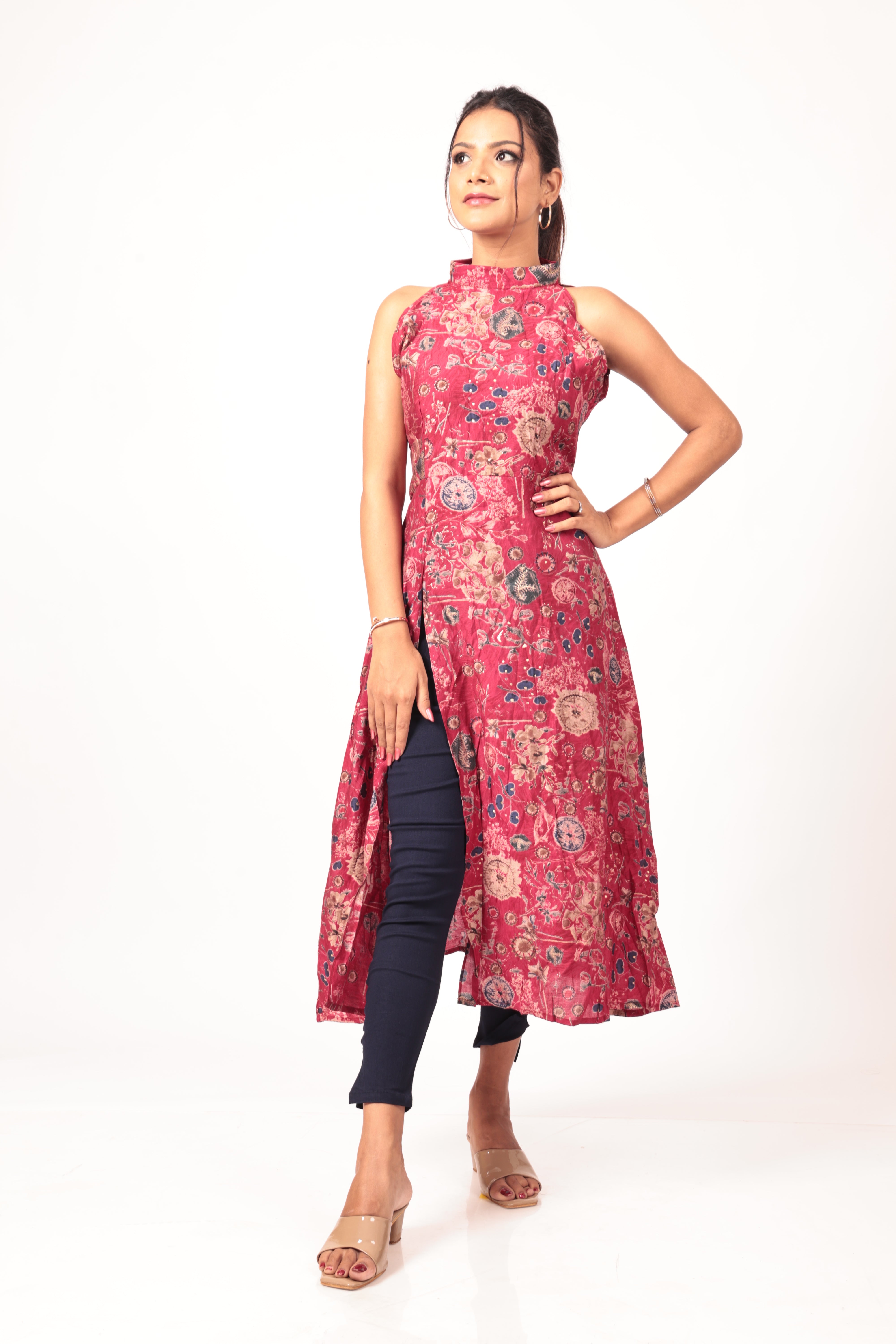 Striking red-pink floral print sleeveless kurta