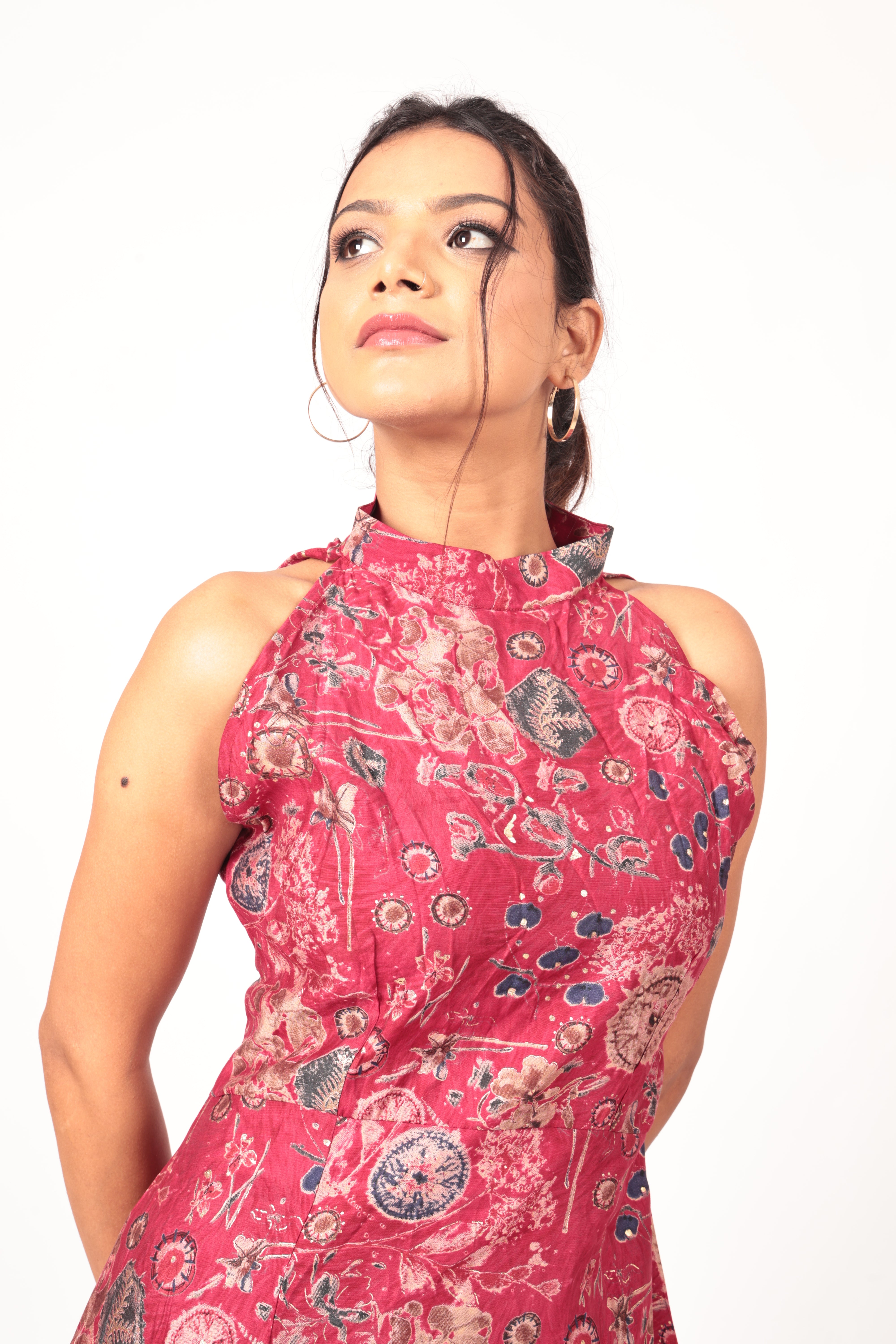 Striking red-pink floral print sleeveless kurta