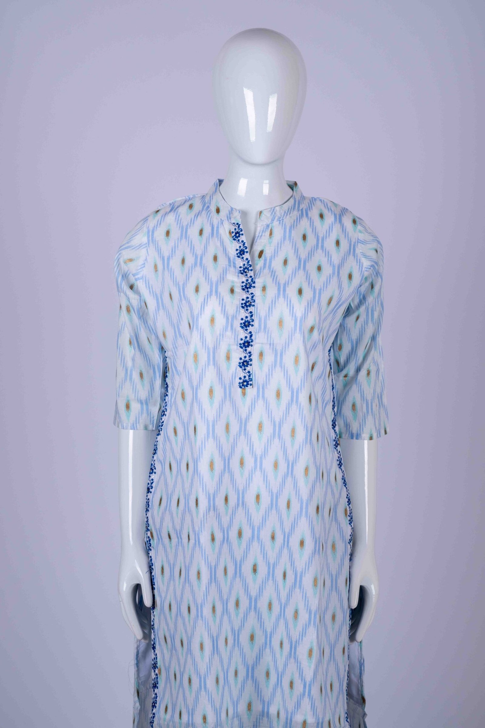 Women's Blue printed kurta top with floral embroidery