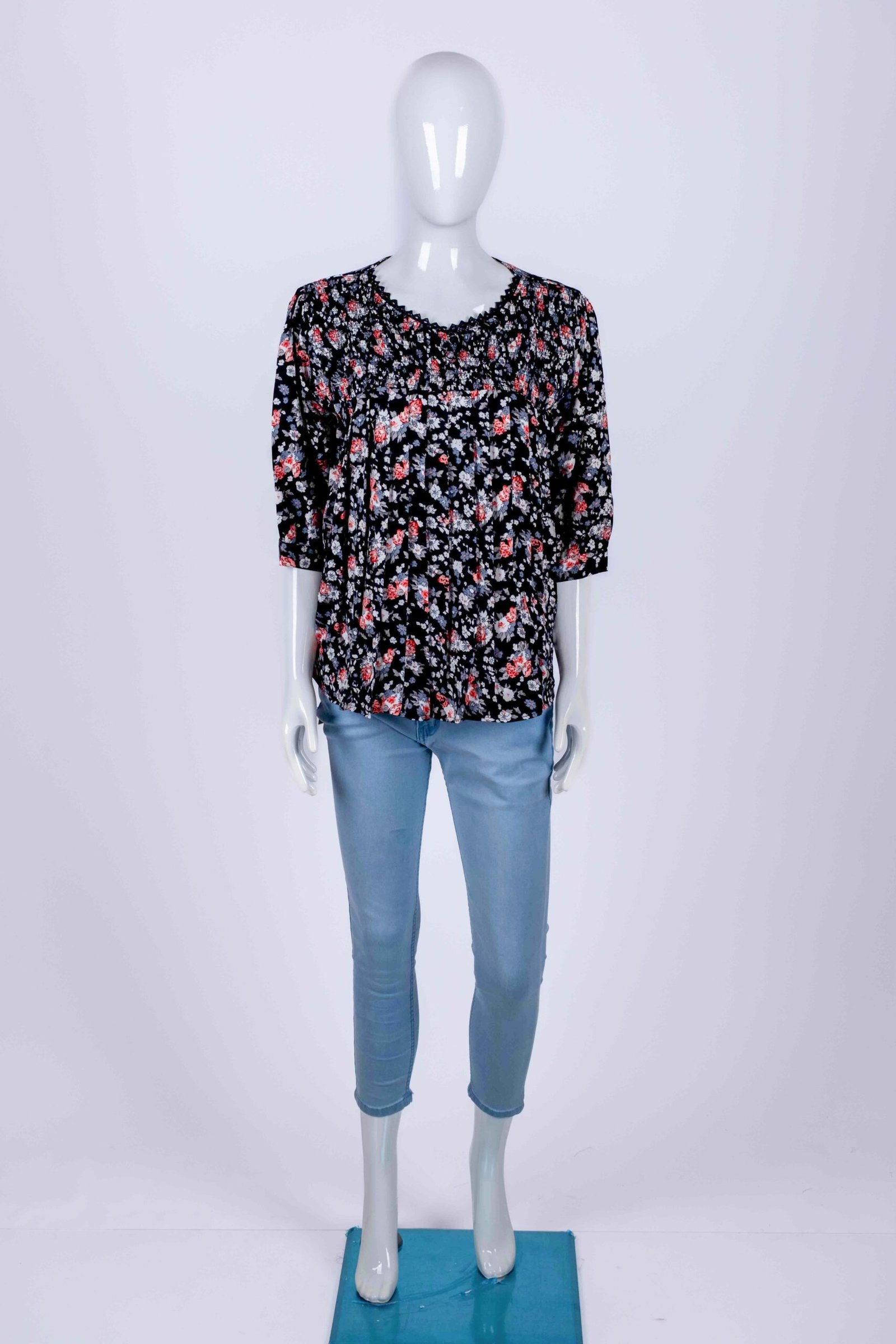 Women's Black floral print top