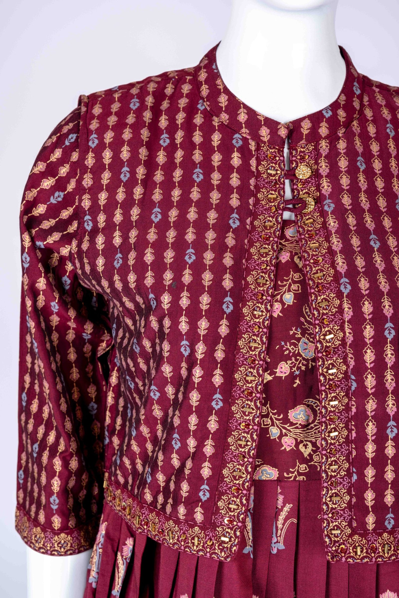 Women's Maroon ethnic printed kurta top with an overcoat