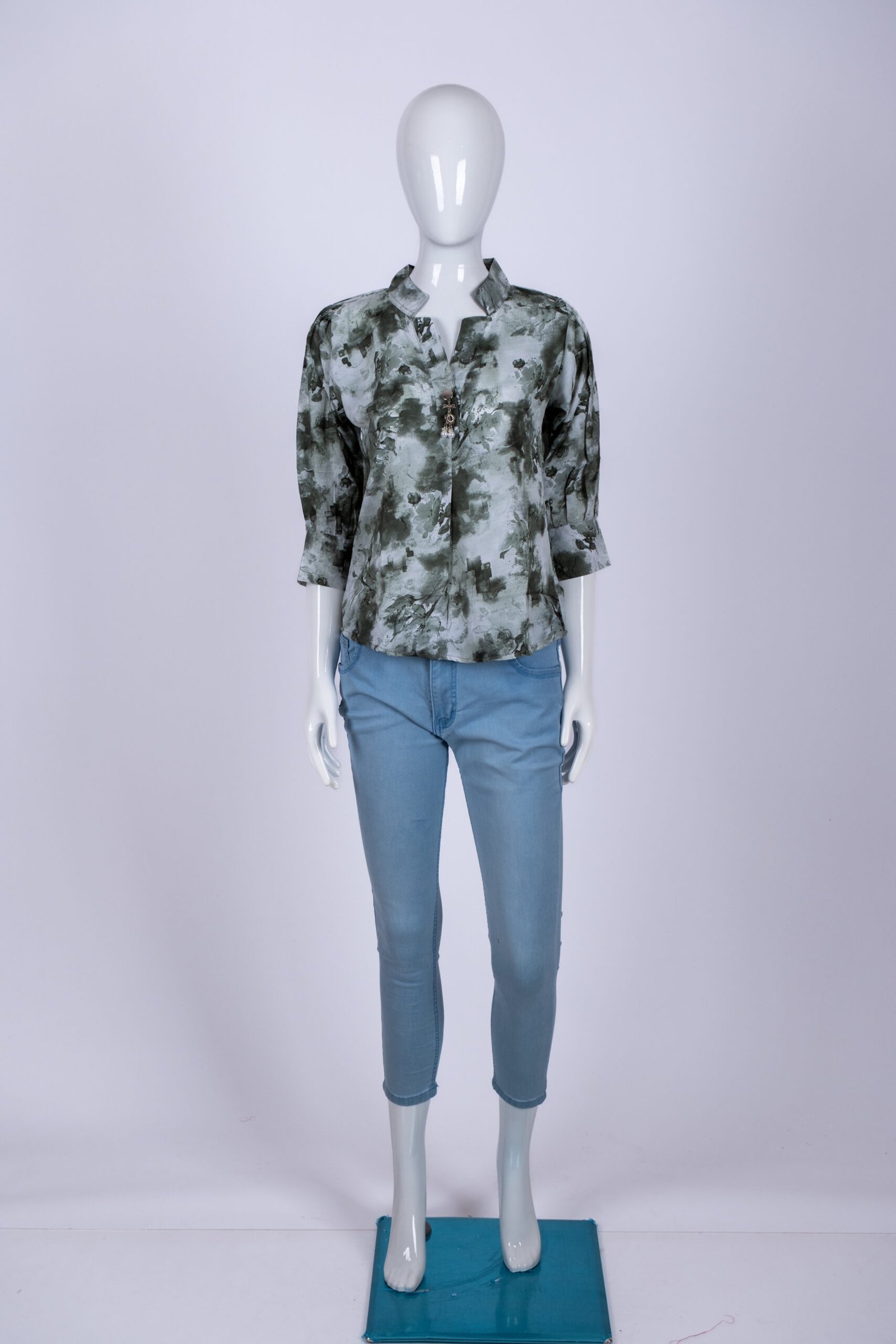 Women's Green floral patterned top