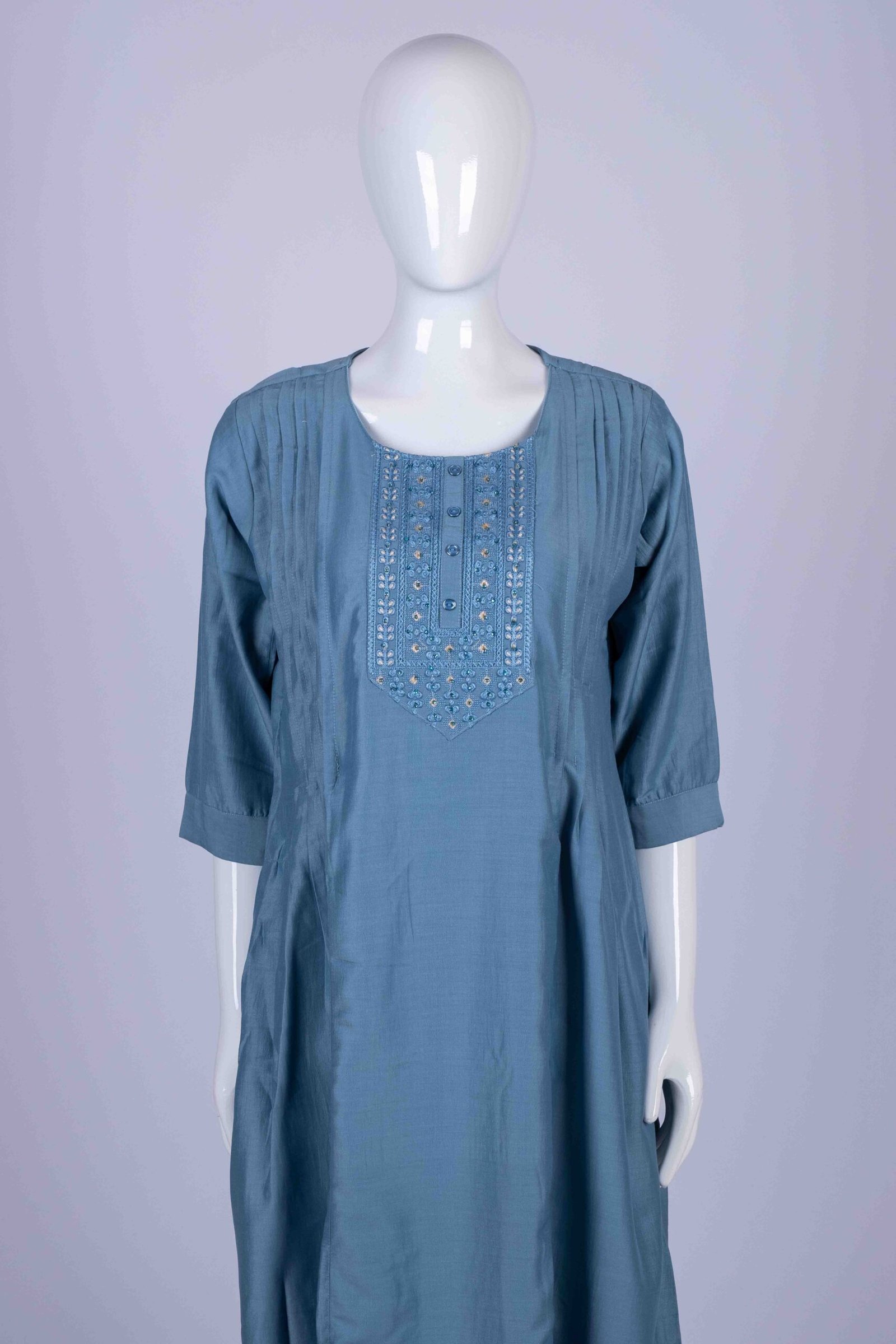 Women's Light Blue solid kurta with floral embroidery