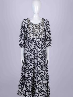 Women's Black & White floral printed kurta top